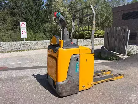 Stoccatori uomo a piedi 2019  Jungheinrich ERE 120 (1)