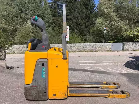 Stoccatori uomo a piedi 2019  Jungheinrich ERE 120 (2)