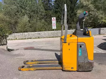 Stoccatori uomo a piedi 2019  Jungheinrich ERE 120 (5)