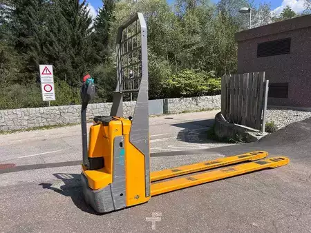 Wózki niskiego podnoszenia 2022  Jungheinrich EJE 222 - 2400mm (1)