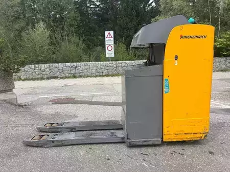 Stoccatori uomo a piedi 2018  Jungheinrich ESE 120 (5)