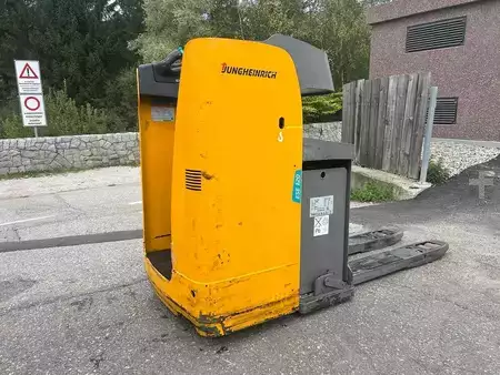 Stoccatori uomo a piedi 2018  Jungheinrich ESE 120 (1)