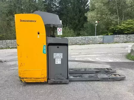 Stoccatori uomo a piedi 2018  Jungheinrich ESE 120 (2)