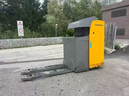 Stoccatori uomo a piedi 2018  Jungheinrich ESE 120 (4)