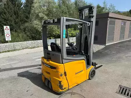Carrelli elettrici 3 ruote 2022  Jungheinrich EFG 216k - 600DZ (4)