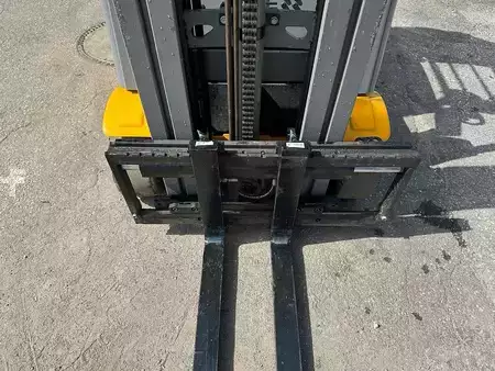 Carrelli elettrici 3 ruote 2022  Jungheinrich EFG 216k - 600DZ (6)