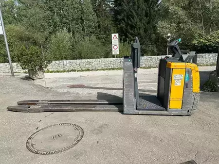 Stackers Stand-on 2017  Jungheinrich ECE 225 HP - 2400mm (5)