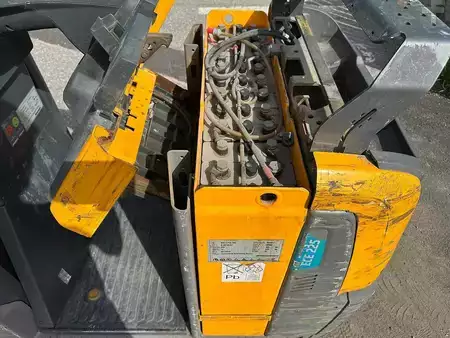 Stackers Stand-on 2017  Jungheinrich ECE 225 HP - 2400mm (9)