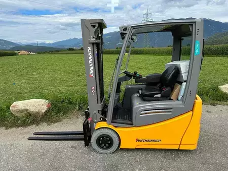 Carrelli elettrici 3 ruote 2026  Jungheinrich EFG 216k - NEU * NEW (2)