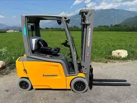 Elektrisk- 4 hjul 2026  Jungheinrich EFG 320 - NEU * NEW (3)
