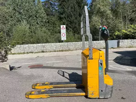 Electric Pallet Trucks 2022  Jungheinrich EJE 116 (5)
