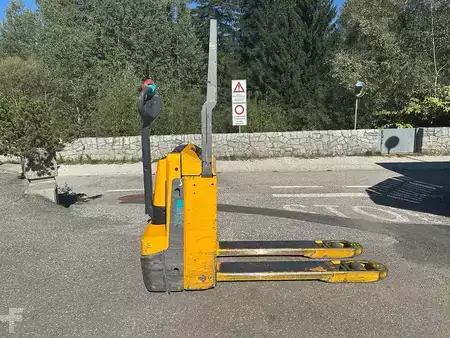 Electric Pallet Trucks 2022  Jungheinrich EJE 116 (2)