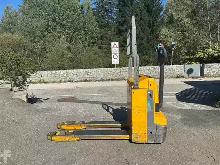 Electric Pallet Trucks 2022  Jungheinrich EJE 116 (5)
