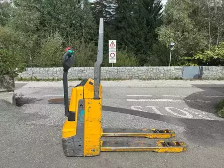 Electric Pallet Trucks 2022  Jungheinrich EJE 116 (2)