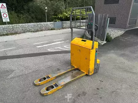 Electric Pallet Trucks 2022  Jungheinrich EJE 116 (4)