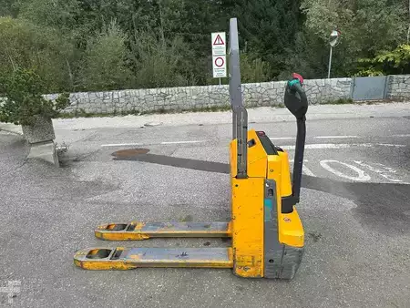 Electric Pallet Trucks 2022  Jungheinrich EJE 116 (5)