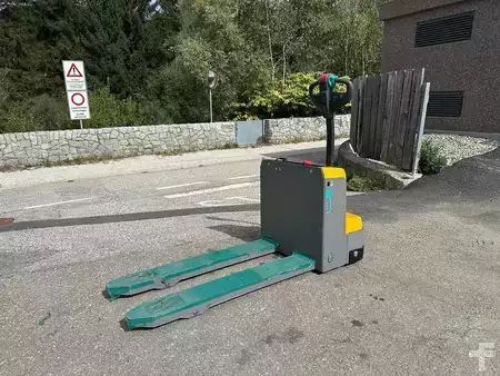 Wózki niskiego podnoszenia 2025  Jungheinrich EJE M15 (4)