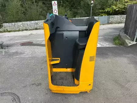 Transpallet elettrici uomo seduto 2018  Jungheinrich ESE 120 (3)