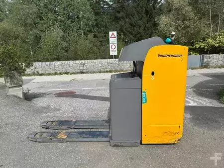 Transpallet elettrici uomo seduto 2018  Jungheinrich ESE 120 (5)
