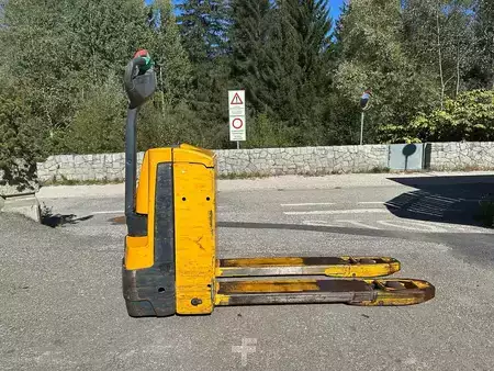 Electric Pallet Trucks 2014  Jungheinrich EJE 116 (2)
