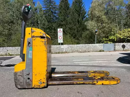 Electric Pallet Trucks 2021  Jungheinrich EJE 116 (2)