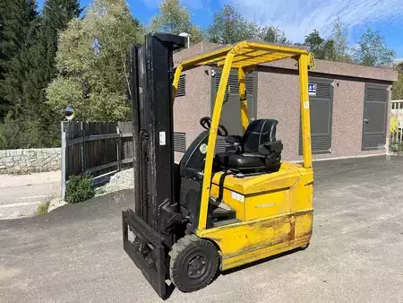 Carrelli elettrici 3 ruote 2006  Hyster J1.60XMT - 4750mm (1)