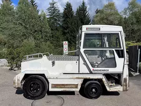 Tahač 2017  Charlatte T135 EVO (2)