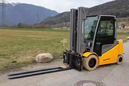 Carrelli elettrici 4 ruote 2026  Jungheinrich EFG 550 (1)