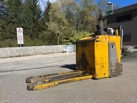 Stoccatori uomo a piedi 2020  Jungheinrich ERE 120 (4)