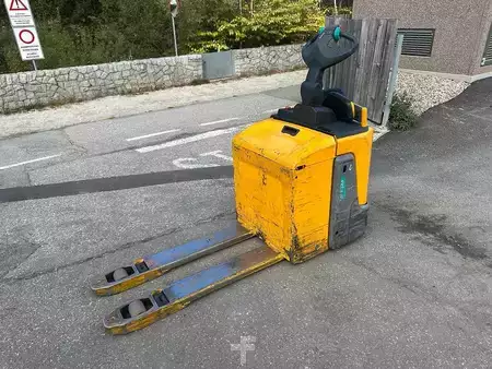 Stoccatori uomo a piedi 2021  Jungheinrich ERE 120 (4)