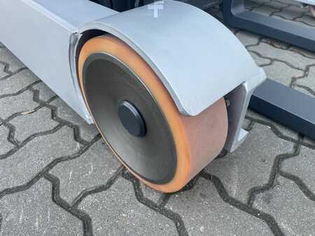 Chariots à mât rétractable 2019  Still FM-X14 (8)