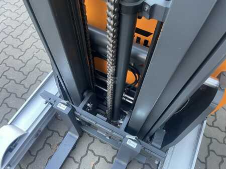 Chariots à mât rétractable 2019  Still FM-X14 (9)