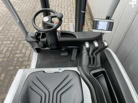 Elektromos 4 kerekű 2018  Still RX20-16P (8)