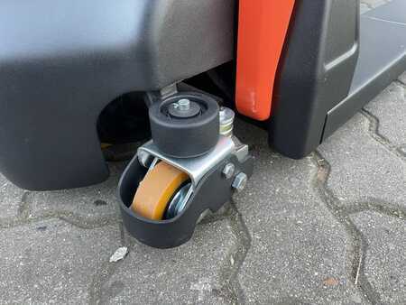 Niederhubwagen 2025  Toyota Tyro LHE150 (10)