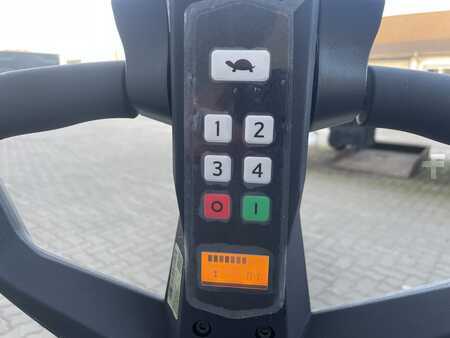 Niederhubwagen 2025  Toyota Tyro LHE150 (13)