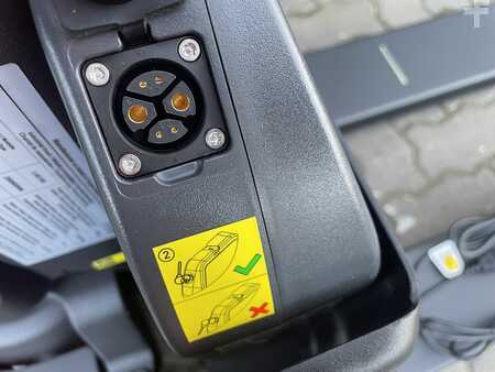 Niederhubwagen 2025  Toyota Tyro LHE150 (15)