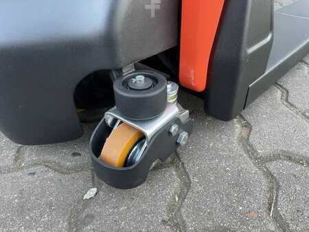 Niederhubwagen 2025  Toyota Tyro LHE150 | FABRIKNEU 2025 (10)