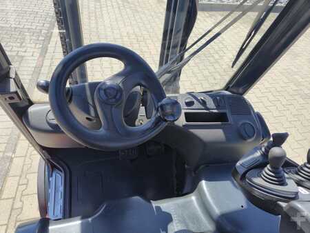 Elektro čtyřkolový VZV 2009  Linde E18PH (14)