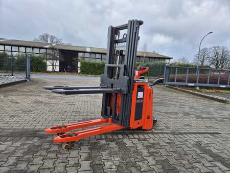 Hochhubwagen  Linde L12LAPi Batterie aus 2023 (10)