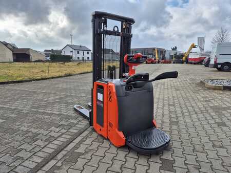 Hochhubwagen  Linde L12LAPi Batterie aus 2023 (4)