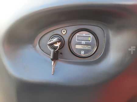 Ruční vysokozdvižný vozík 2013  Linde L14 nur 402 Std Batterie 01/22 (11)