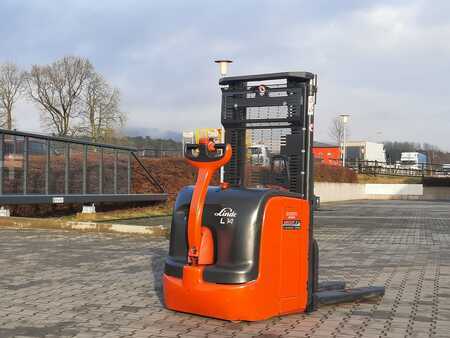 Ruční vysokozdvižný vozík 2013  Linde L14 nur 402 Std Batterie 01/22 (10)