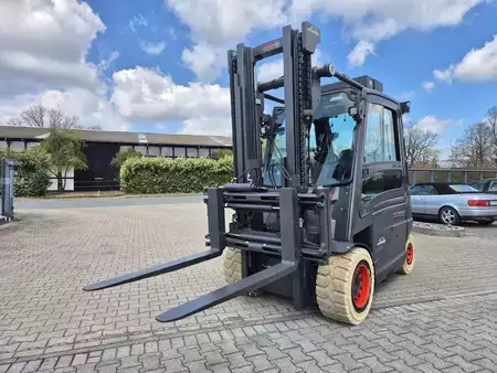 Chariots électriques à 4 roues 2019  Linde E50HL (11)