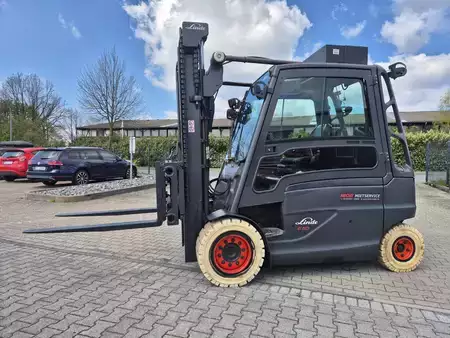 Chariots électriques à 4 roues 2019  Linde E50HL (12)
