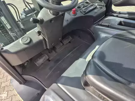 Chariots électriques à 4 roues 2019  Linde E50HL (14)