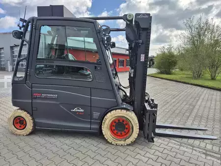 Chariots électriques à 4 roues 2019  Linde E50HL (7)