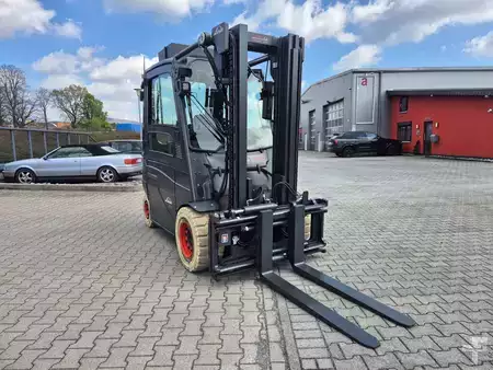 Chariots électriques à 4 roues 2019  Linde E50HL (8)