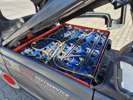 Carrelli elettrici 4 ruote 2018  Linde E35L (20)