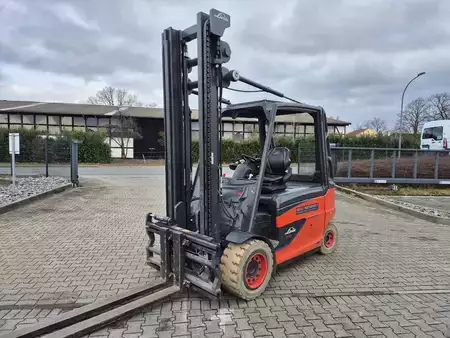 Chariots électriques à 4 roues 2018  Linde E50HL (1)