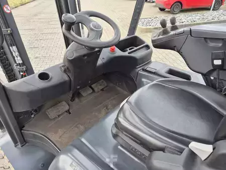 Chariots électriques à 4 roues 2018  Linde E50HL (14)